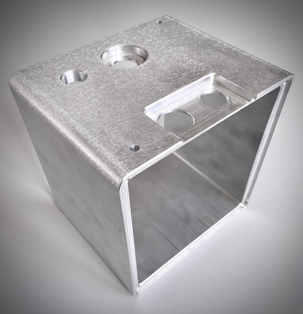 Gehäusesystem aus Aluminium für eine Wand-Ladestation